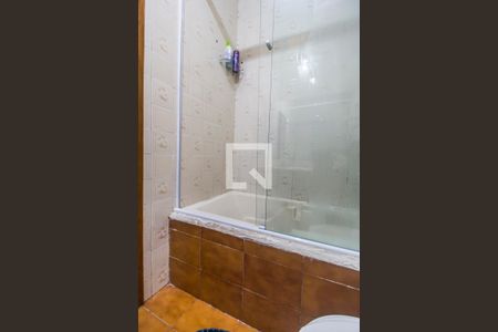 Casa à venda com 325m², 4 quartos e 2 vagas Casa à venda com 325m², 4 quartos e 2 vagasBanheiro da Suíte