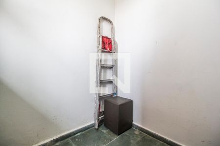 Casa à venda com 325m², 4 quartos e 2 vagas Casa à venda com 325m², 4 quartos e 2 vagasEscritório