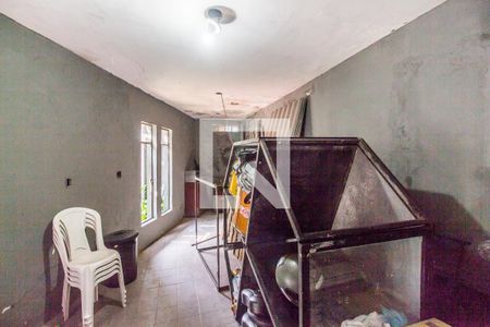 Casa à venda com 325m², 4 quartos e 2 vagas Casa à venda com 325m², 4 quartos e 2 vagasGaragem