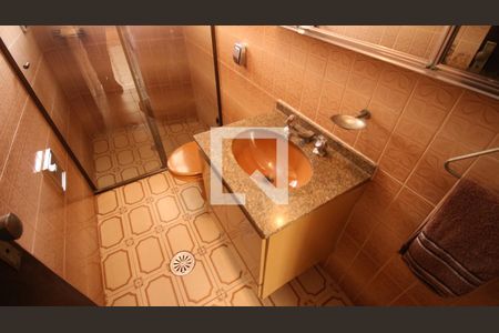 Casa à venda com 156m², 2 quartos e 1 vagaBanheiro 