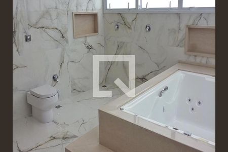 Casa à venda com 4 quartos, 384m² em Cidade São Francisco, Osasco