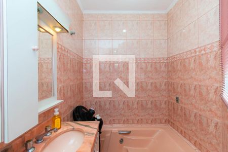 Casa à venda com 150m², 3 quartos e 2 vagasBanheiro da Suíte