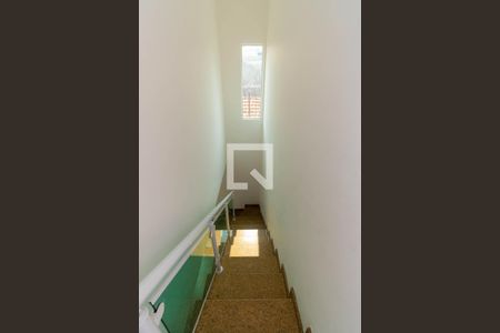 Casa à venda com 150m², 3 quartos e 2 vagasEscada