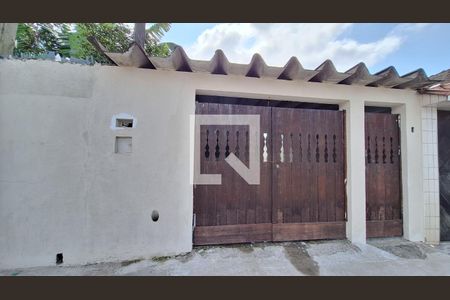 Casa para alugar com 90m², 2 quartos e 2 vagasFachada