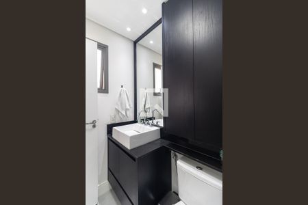 Apartamento à venda com 79m², 2 quartos e 2 vagasBanheiro da Suíte