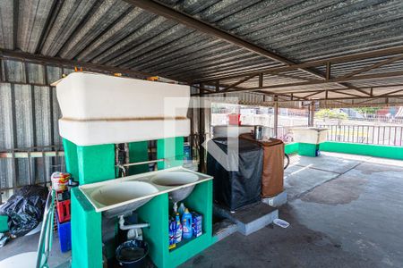 Casa à venda com 371m², 3 quartos e 6 vagas Casa à venda com 371m², 3 quartos e 6 vagasTerraço/Área de Serviço 2