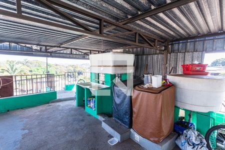 Casa à venda com 371m², 3 quartos e 6 vagas Casa à venda com 371m², 3 quartos e 6 vagasTerraço/Área de Serviço 2