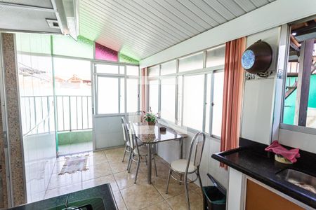 Casa à venda com 371m², 3 quartos e 6 vagas Casa à venda com 371m², 3 quartos e 6 vagasCozinha