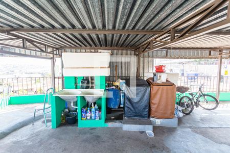 Casa à venda com 371m², 3 quartos e 6 vagas Casa à venda com 371m², 3 quartos e 6 vagasTerraço/Área de Serviço 2