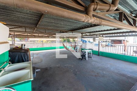 Casa à venda com 371m², 3 quartos e 6 vagas Casa à venda com 371m², 3 quartos e 6 vagasTerraço/Área de Serviço 2