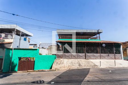 Casa à venda com 371m², 3 quartos e 6 vagas Casa à venda com 371m², 3 quartos e 6 vagasFachada