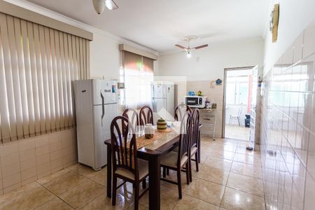 Casa à venda com 371m², 3 quartos e 6 vagas Casa à venda com 371m², 3 quartos e 6 vagasCopa