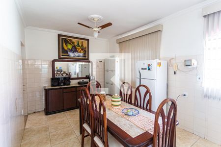 Casa à venda com 371m², 3 quartos e 6 vagas Casa à venda com 371m², 3 quartos e 6 vagasCopa