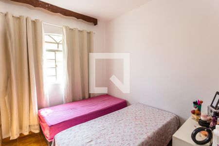 Casa à venda com 371m², 3 quartos e 6 vagas Casa à venda com 371m², 3 quartos e 6 vagasQuarto 2