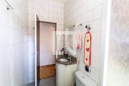 Casa à venda com 371m², 3 quartos e 6 vagas Casa à venda com 371m², 3 quartos e 6 vagasBanheiro Social