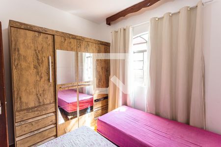 Casa à venda com 371m², 3 quartos e 6 vagas Casa à venda com 371m², 3 quartos e 6 vagasQuarto 2