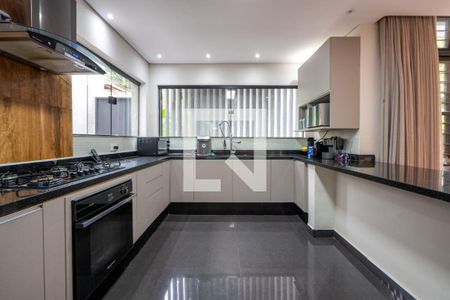 Casa à venda com 340m², 5 quartos e 6 vagasFoto 12