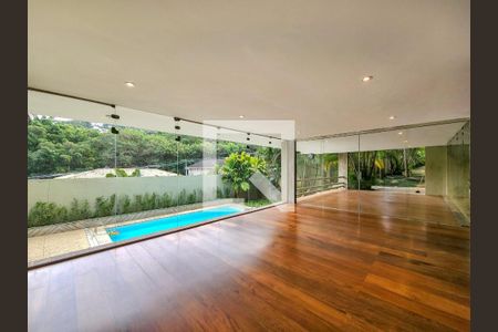 Casa à venda com 900m², 5 quartos e 8 vagas