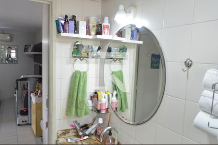 Apartamento à venda com 180m², 4 quartos e 2 vagasBanheiro da Suíte 2