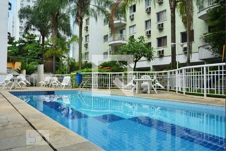 Apartamento à venda com 180m², 4 quartos e 2 vagasÁrea comum - Piscina