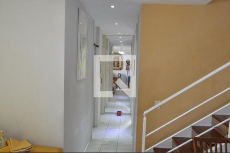 Apartamento à venda com 180m², 4 quartos e 2 vagasCorredor 