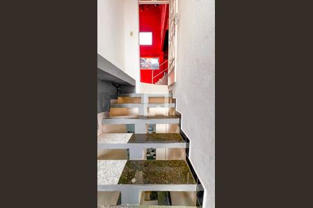 Casa à venda com 400m², 5 quartos e 5 vagasEscada