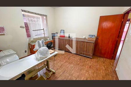 Casa à venda com 400m², 5 quartos e 5 vagasEscritório 1