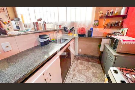 Casa à venda com 400m², 5 quartos e 5 vagasCozinha