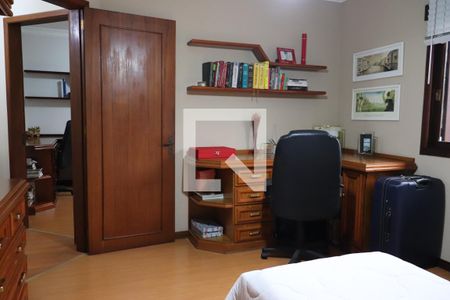 Casa à venda com 321m², 4 quartos e 4 vagasQuarto 2