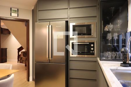 Casa à venda com 321m², 4 quartos e 4 vagasCozinha