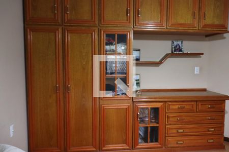 Casa à venda com 321m², 4 quartos e 4 vagasQuarto 2