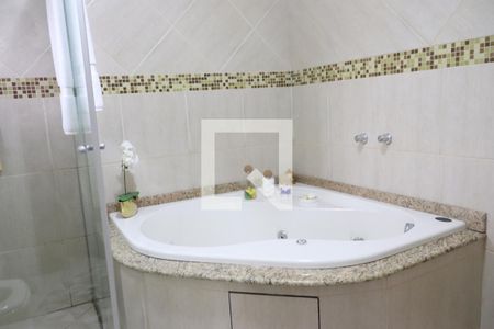 Casa à venda com 321m², 4 quartos e 4 vagasBanheiro da suíte