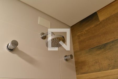 Banheiro de apartamento para alugar com 1 quarto, 46m² em Lindoia, Curitiba