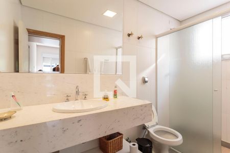 Casa à venda com 350m², 4 quartos e 2 vagas Casa à venda com 350m², 4 quartos e 2 vagasBanheiro do Quarto 2