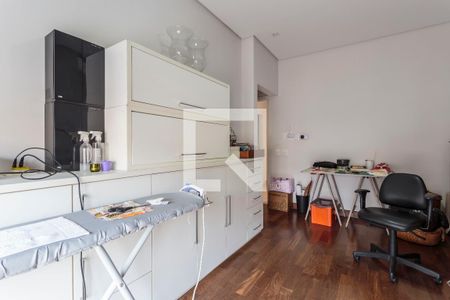 Casa à venda com 350m², 4 quartos e 2 vagas Casa à venda com 350m², 4 quartos e 2 vagasQuarto 3