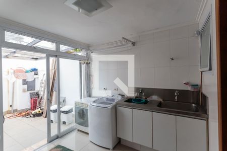 Casa à venda com 350m², 4 quartos e 2 vagas Casa à venda com 350m², 4 quartos e 2 vagasÁrea de Serviço