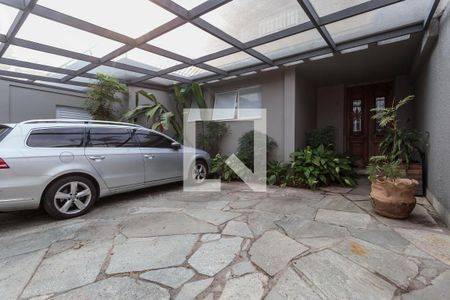 Casa à venda com 350m², 4 quartos e 2 vagas Casa à venda com 350m², 4 quartos e 2 vagasGaragem