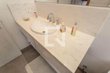 Casa à venda com 350m², 4 quartos e 2 vagas Casa à venda com 350m², 4 quartos e 2 vagasBanheiro do Quarto 2