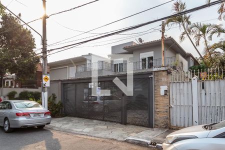 Casa à venda com 350m², 4 quartos e 2 vagas Casa à venda com 350m², 4 quartos e 2 vagasFachada