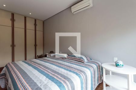 Casa à venda com 350m², 4 quartos e 2 vagas Casa à venda com 350m², 4 quartos e 2 vagasQuarto 2