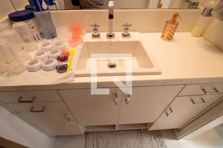 Apartamento à venda com 181m², 3 quartos e 4 vagasBanheiro