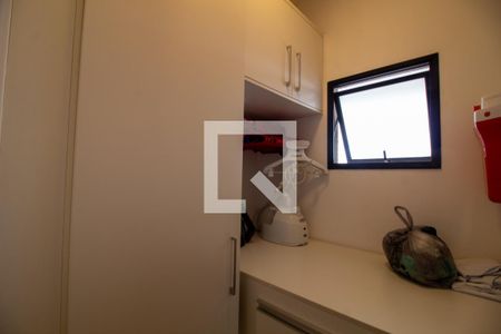 Apartamento à venda com 181m², 3 quartos e 4 vagasQuarto de Serviço - Dispensa