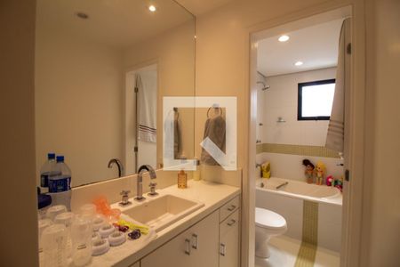 Apartamento à venda com 181m², 3 quartos e 4 vagasBanheiro