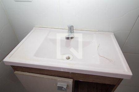 Casa para alugar com 40m², 2 quartos e 1 vaga Casa para alugar com 40m², 2 quartos e 1 vagaBanheiro