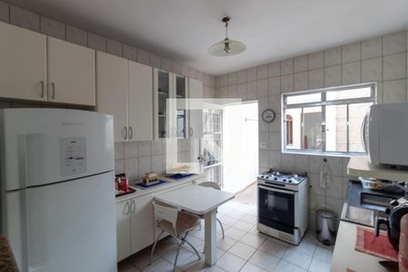 Casa à venda com 100m², 4 quartos e 1 vaga Casa à venda com 100m², 4 quartos e 1 vagaCozinha Americana