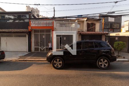 Casa à venda com 100m², 4 quartos e 1 vaga Casa à venda com 100m², 4 quartos e 1 vagaFachada