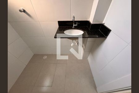 Apartamento à venda com 107m², 2 quartos e 1 vaga Apartamento à venda com 107m², 2 quartos e 1 vagaBanheiro