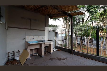 Casa à venda com 243m², 5 quartos e 2 vagasÁrea de Serviço