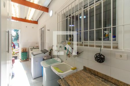 Casa à venda com 360m², 3 quartos e 3 vagasÁrea de Serviço