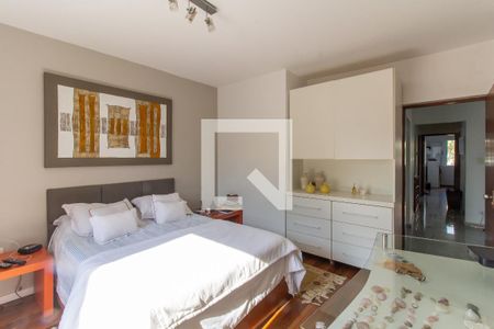 Casa à venda com 360m², 3 quartos e 3 vagasQuarto 3 Suíte